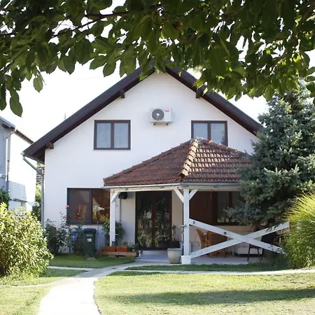 Apartments Osijek By The River Exterior photo