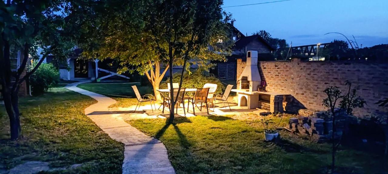 By The River Apartment Osijek