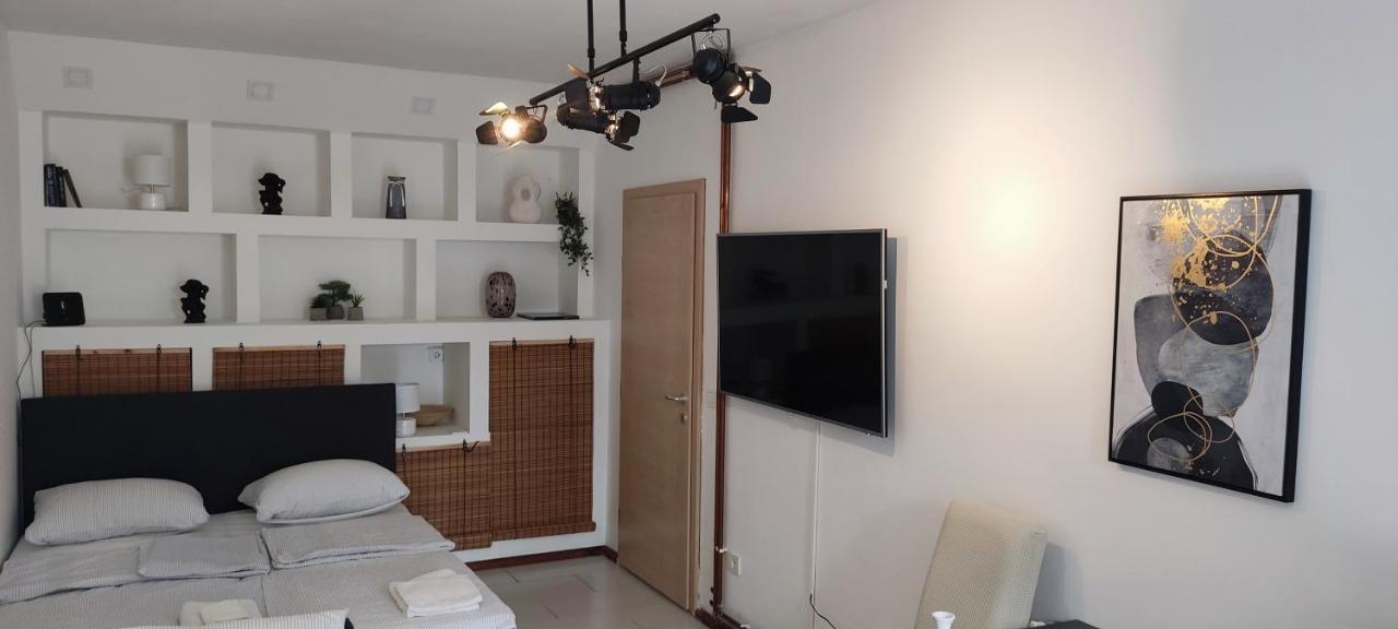 Apartment By The River *
