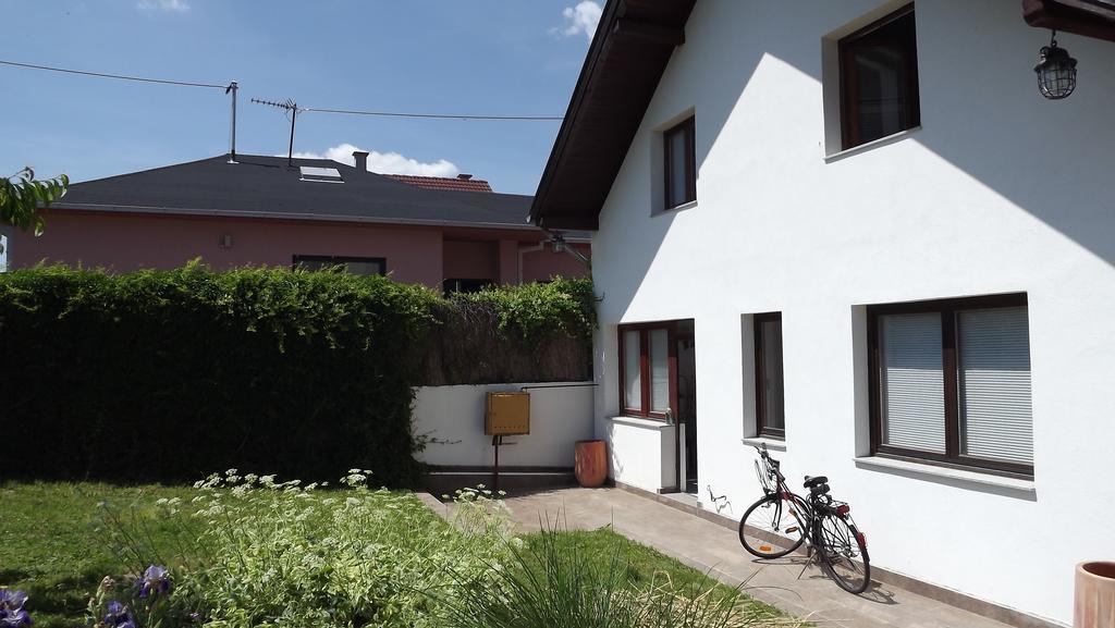 By The River Apartment Osijek