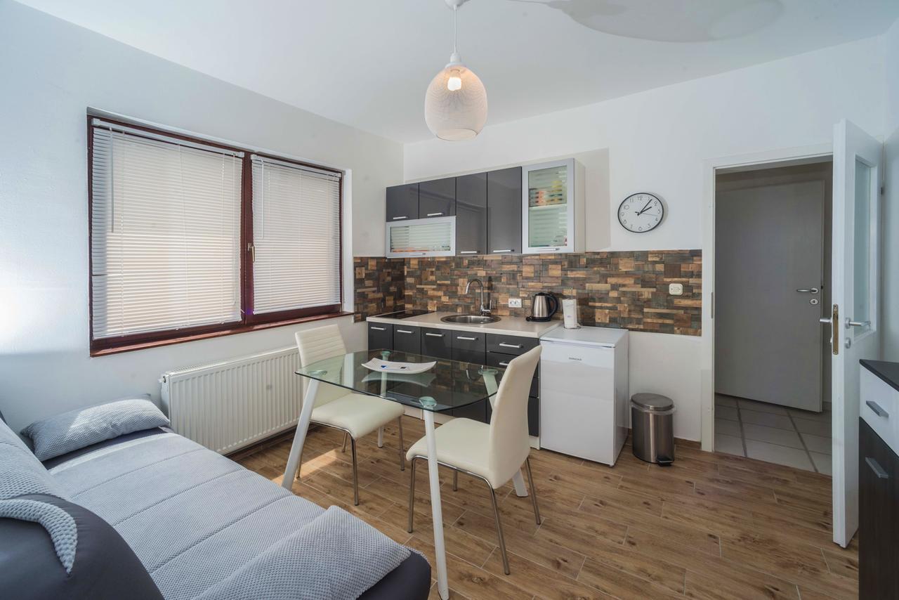 By The River Apartment Osijek